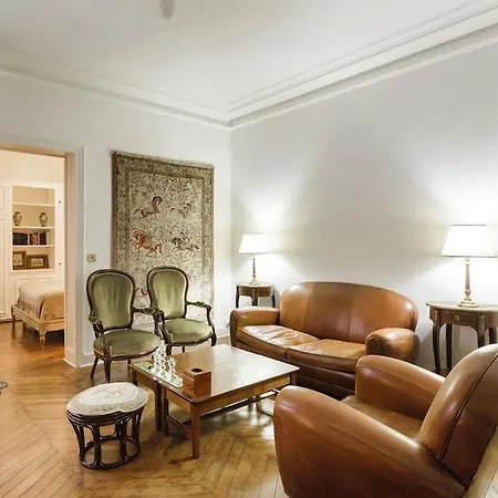 Near The Eiffel Tower بيت للعطل *