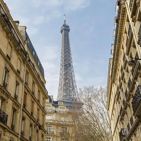 Near The Eiffel Tower بيت للعطل باريس